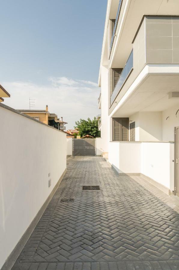 Fco Luxury Apartments Fiumicino Luaran gambar