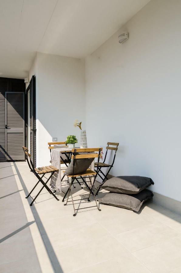 Fco Luxury Apartments Fiumicino Luaran gambar