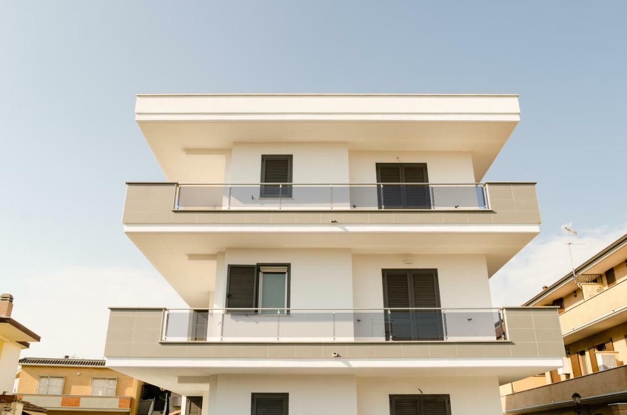 Fco Luxury Apartments Fiumicino Luaran gambar
