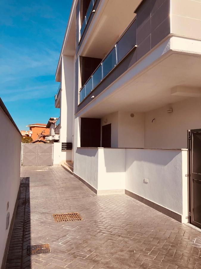 Fco Luxury Apartments Fiumicino Luaran gambar