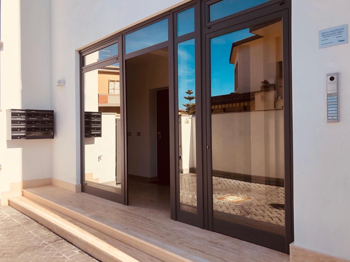 Fco Luxury Apartments Fiumicino Luaran gambar